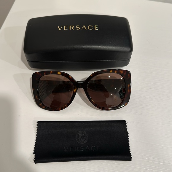 Versace Tortoise Sunglasses - Picture 7 of 7